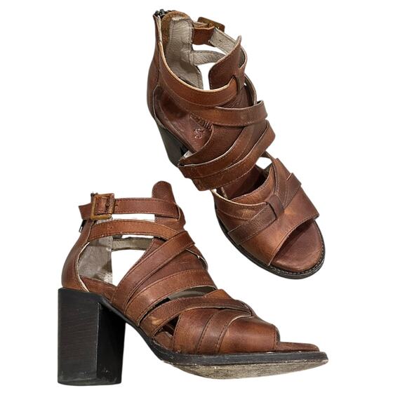 Freebird By Steven Claw Heel in Brown Distressed - Picture 2 of 10